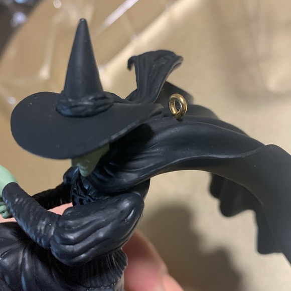 2009 HALLMARK 70th Anniversary Wizard of Oz /Wicked Witch of the West Ornament - Picture 9 of 14